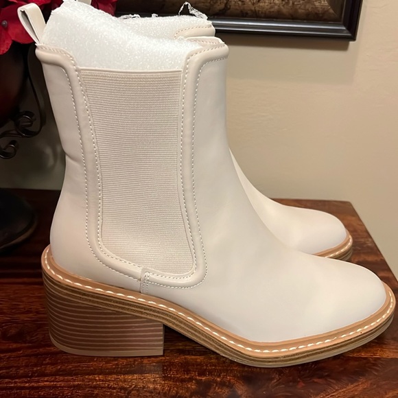 Steve Madden Cabell Bootie in Bone, Size 7 - Picture 8 of 16